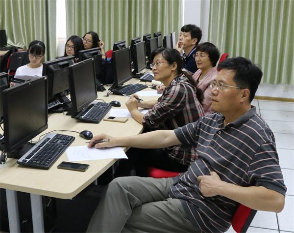 bv伟德国际体育举办“教师党员示范课”
