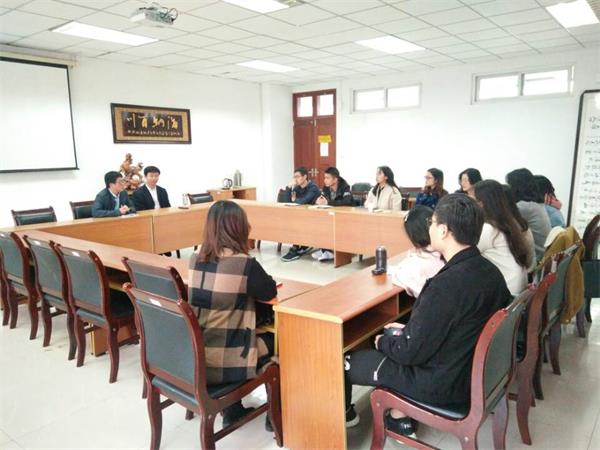 bv伟德国际体育召开研究生思想教育工作会议
