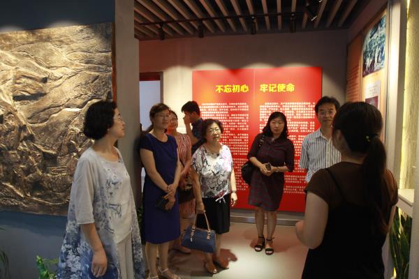 bv伟德国际体育举行“追思先烈、铭记党史”主题教育活动
