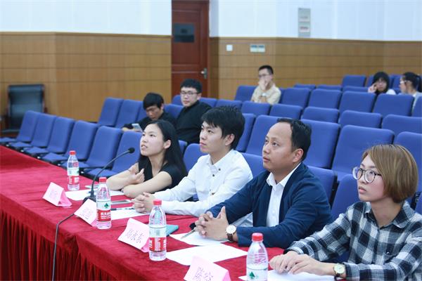 bv伟德国际体育举办“一人一首最爱诗”朗诵比赛