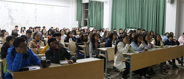 我们为2016级新生进行能力基础培训