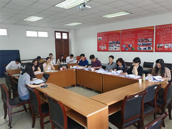 bv伟德国际体育2015级研究生毕业论文答辩工作圆满完成